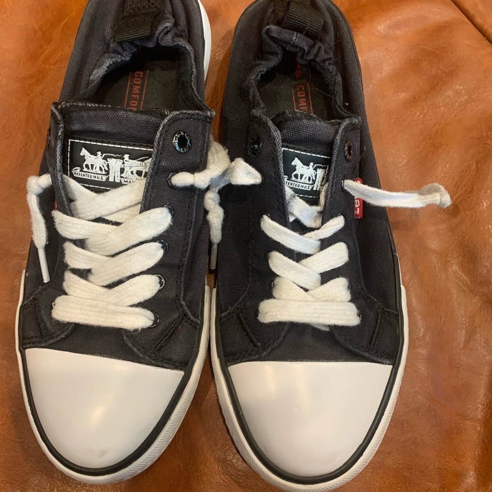 Levi slip ons